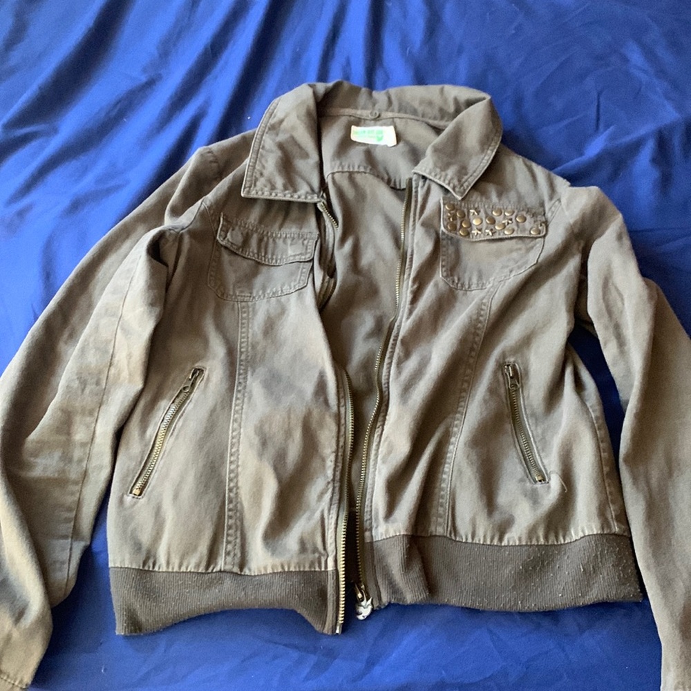 Lightweight jacket